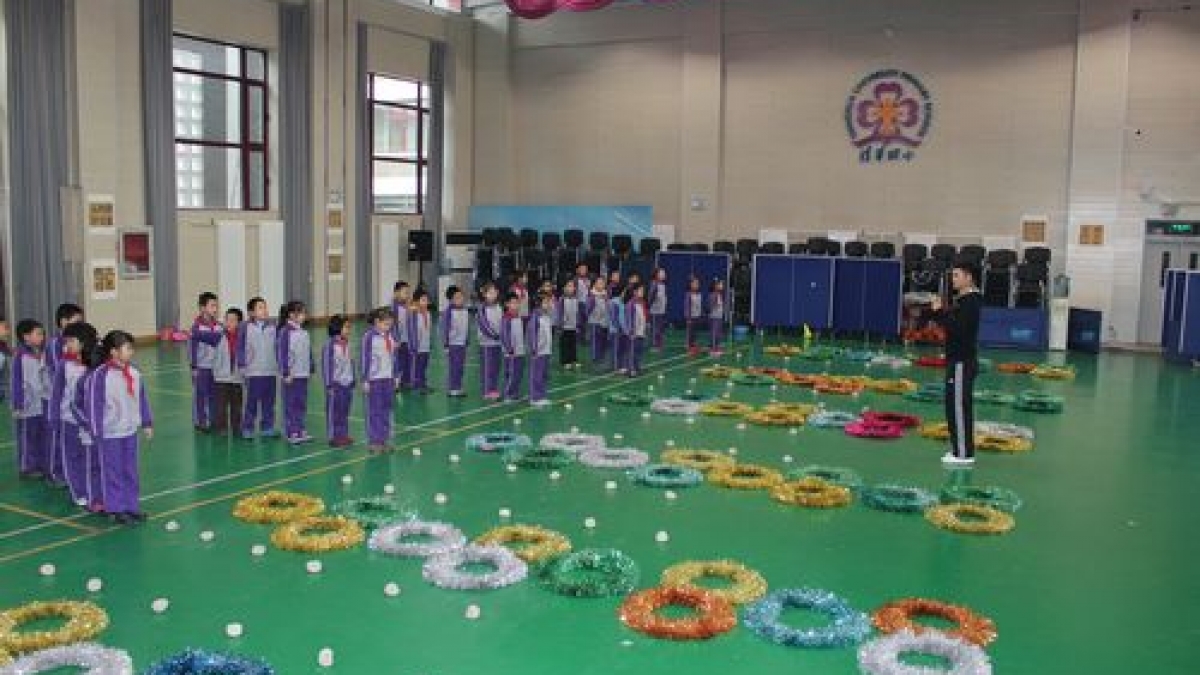 首都体育学院领导莅临我校观摩实习生体育教学