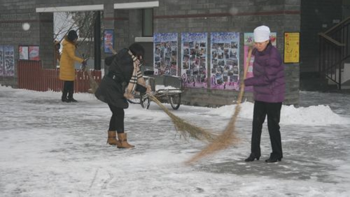 清华附小扫雪队