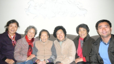 附小工会重阳节看望离休教师