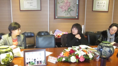 北京市课程中心李群老师来学校指导校本课程研究工作