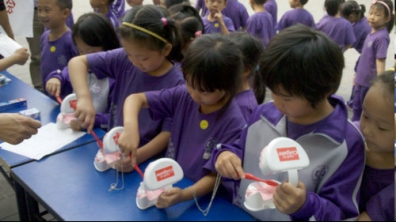 附小师生参与“爱牙日”活动