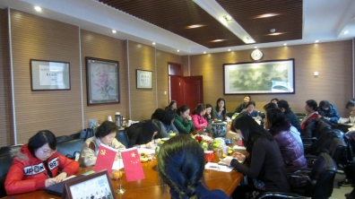 新学期两校一年级组教师联合教研