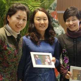 赠送研讨会现场照片留念