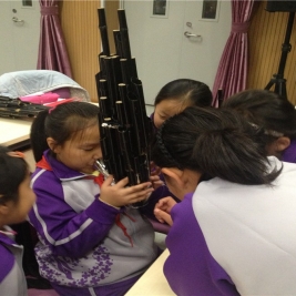 我校金帆民乐团中开展的“1对1、师带徒”活动