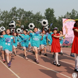 【搜狐网】清华大学附属小学开展校园足球