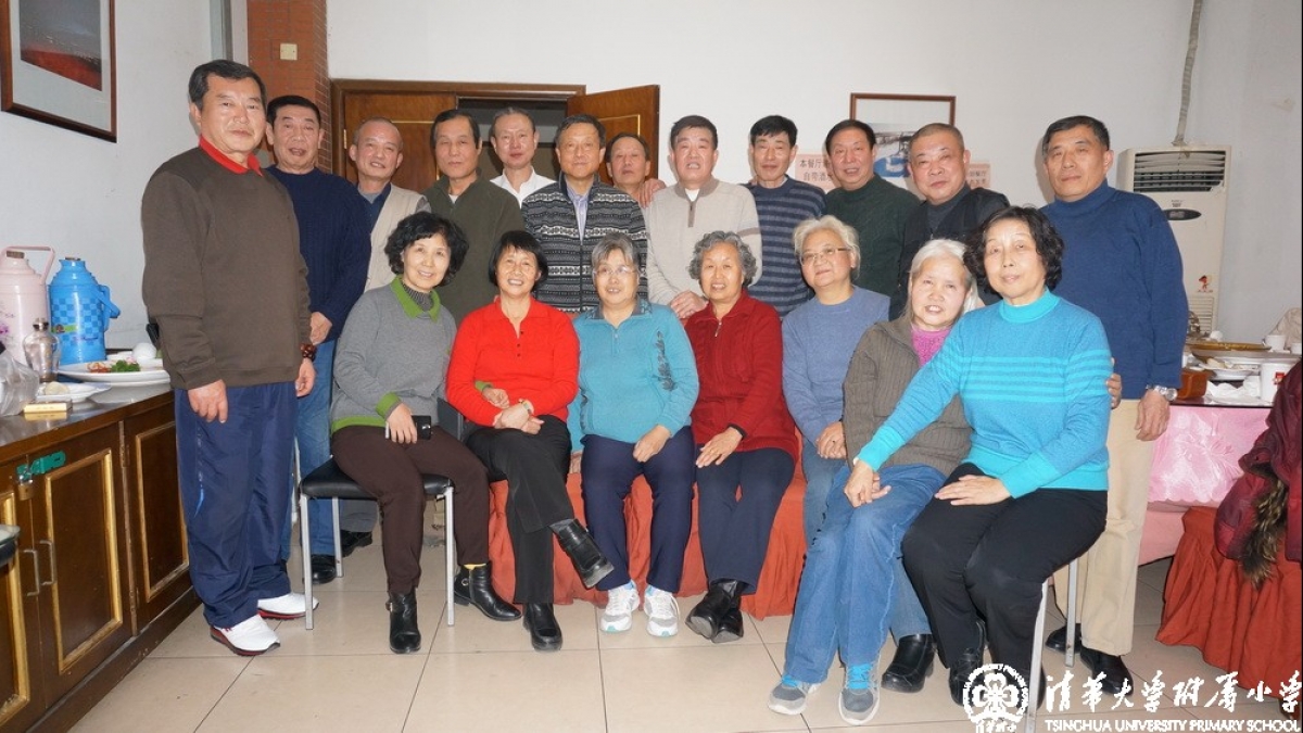 聚会共忆同窗  力争一个不少