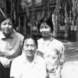 左起彭光玺老师、陈德馨老师与作者