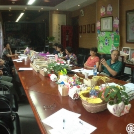 百年校庆两书编委会召开校对工作会议