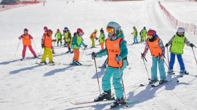 【成志教育“100+3”】看,雪道上的成志少年