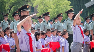 【成志教育“100+3”】以红领巾的名义,致敬英雄——清华附小成志少年入队的180天